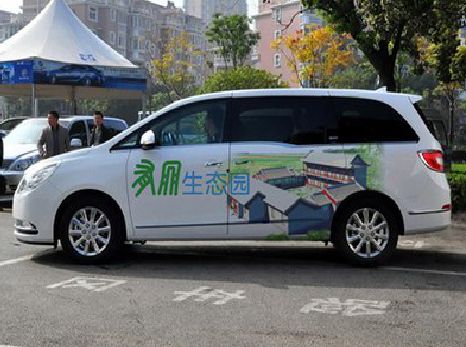 新安户外车贴喷绘如何保持效果?